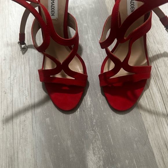 Steve Madden Bold Red Heels - Picture 1 of 5
